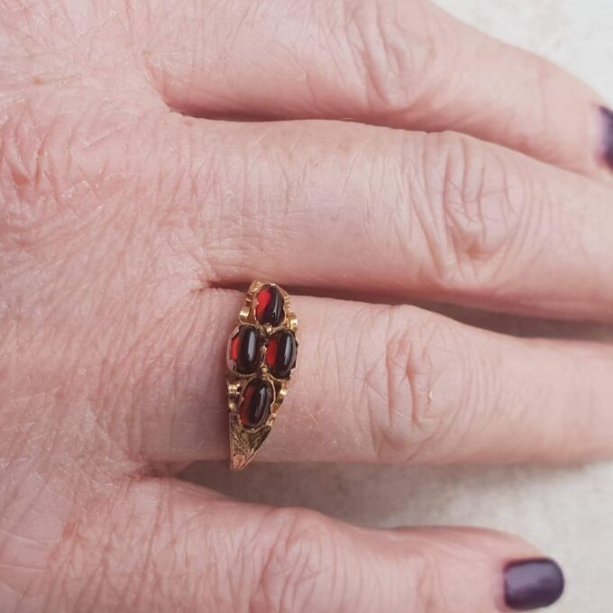 Garnet Cabochon Ring in 9ct Gold,  a UK N 1/2 or a US 7.