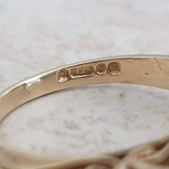 Graduating Five Stone Opal Ring in 9ct Gold, a UK O or a US 7 1/4