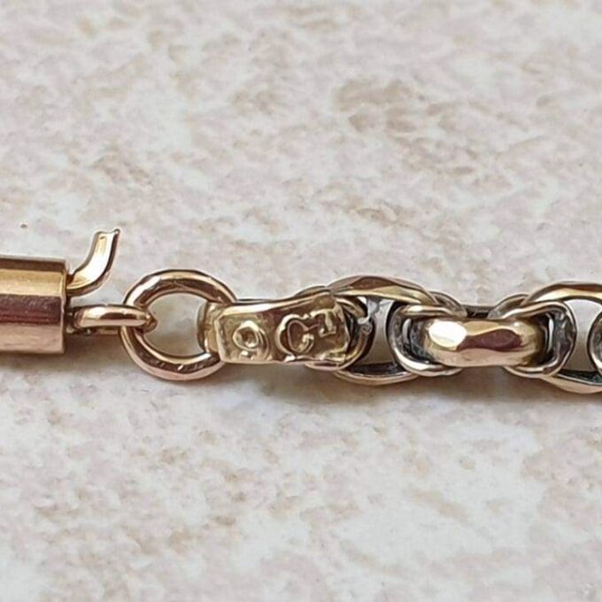 Antique Chain in 9ct Gold, 17 inches.