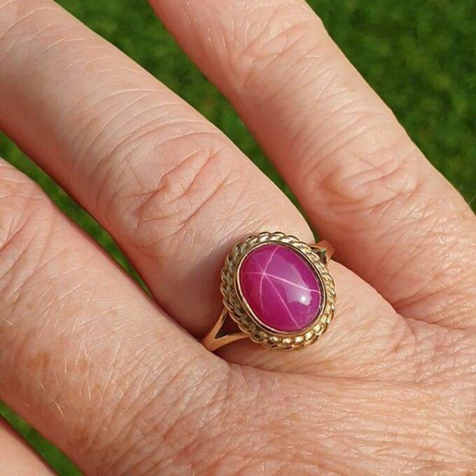 Synthetic Star Pink Ruby Ring in 9ct Gold.