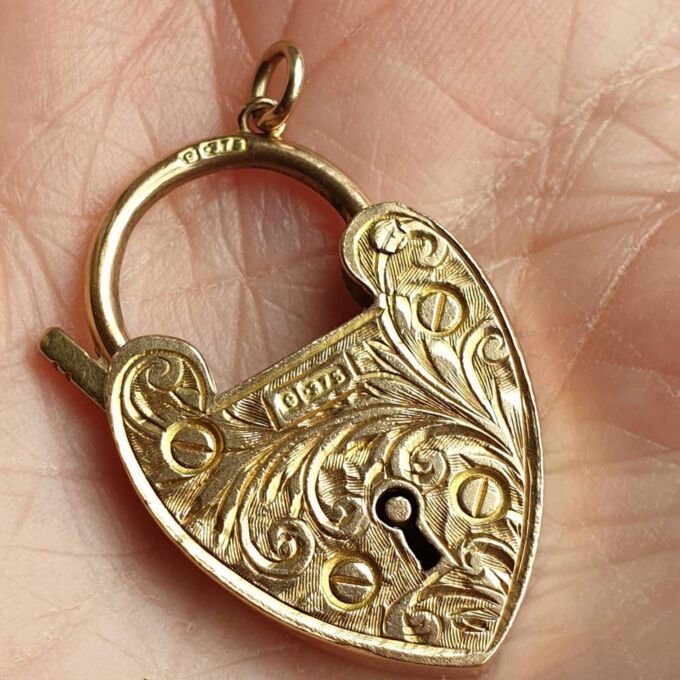 Incredibly Detailed Edwardian Heart Padlock in 9ct Gold
