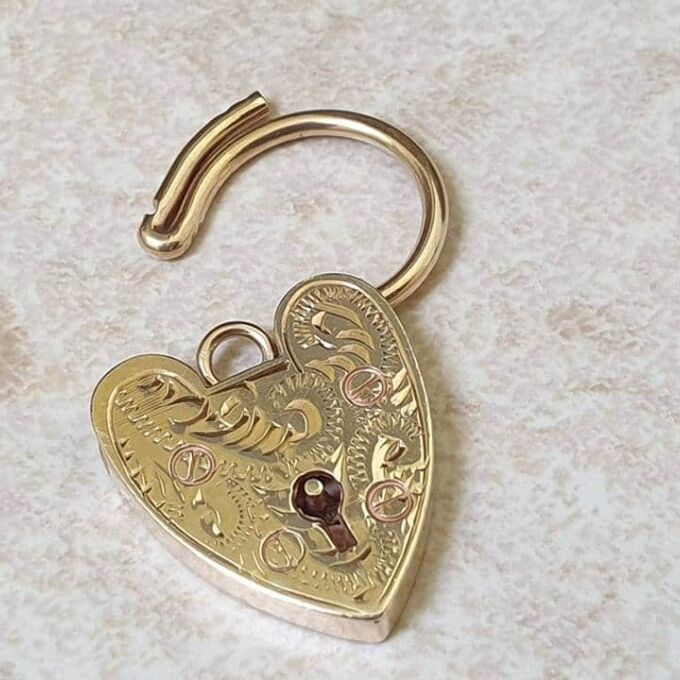 Engraved Front Fully Working Heart Padlock in 9ct Gold