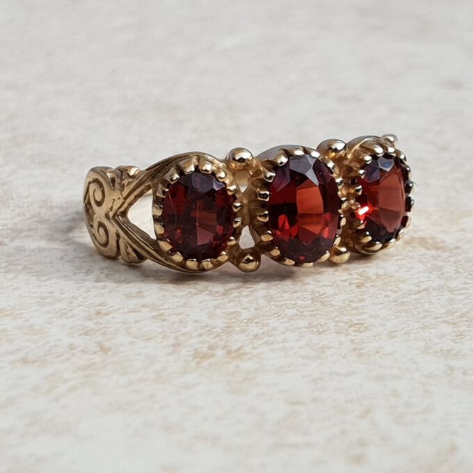 Sale – Three Stone Ornate Garnet 9ct Gold Ring, a UK M or a US 6 1/2.