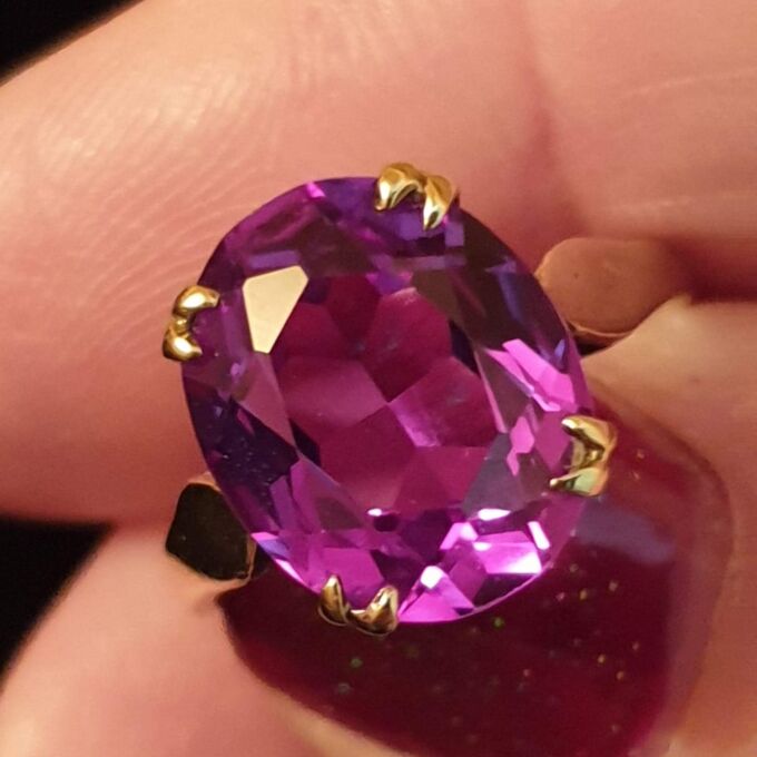 Synthetic Colour Change Sapphire Ring in 9ct Gold,  a UK J1/2 or a US 5 1/4.