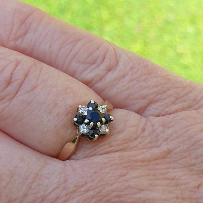 Sapphire and Diamond Ring in 9ct Gold, a UK J 1/2 or a US 5 1/4