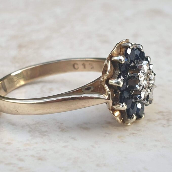 Sapphire and Diamond Cluster Ring in9ct Gold, a UK J 1/2 or a US 5 1/4