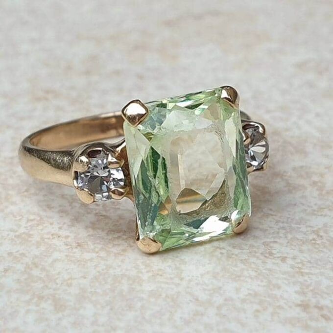 Synthetic Green Spinel Ring in 14K gold, a UK H or a US 4