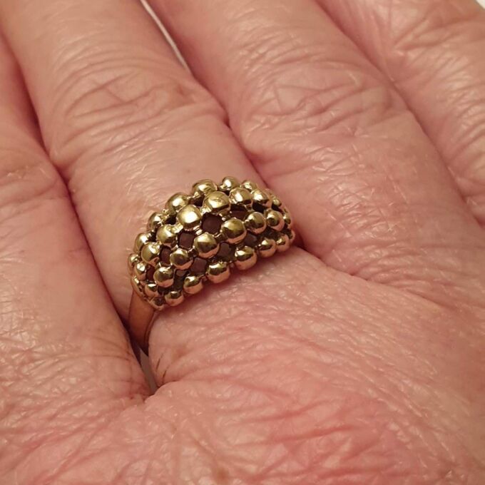 Bombe Ring in 9ct Gold, a UK O or a US 7 1/2