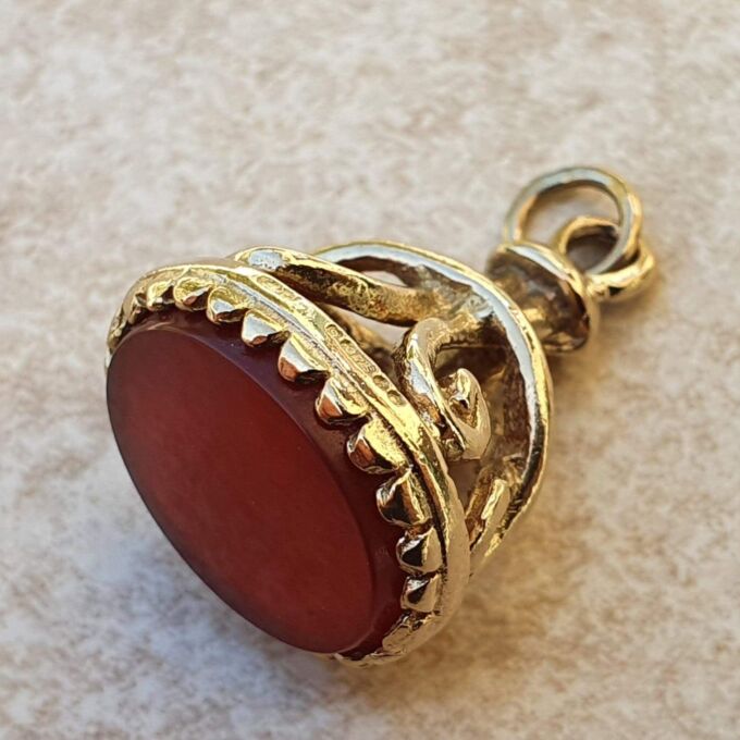 Carnelian Fob Pendant in 9ct Gold