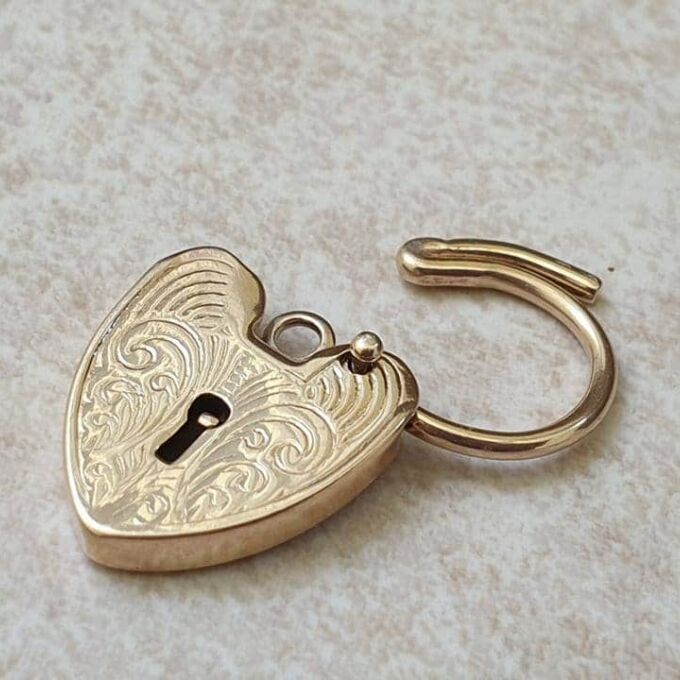 Engraved Front Fully Working Heart Padlock in 9ct Gold