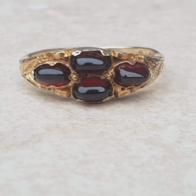 Garnet Cabochon Ring in 9ct Gold,  a UK N 1/2 or a US 7.
