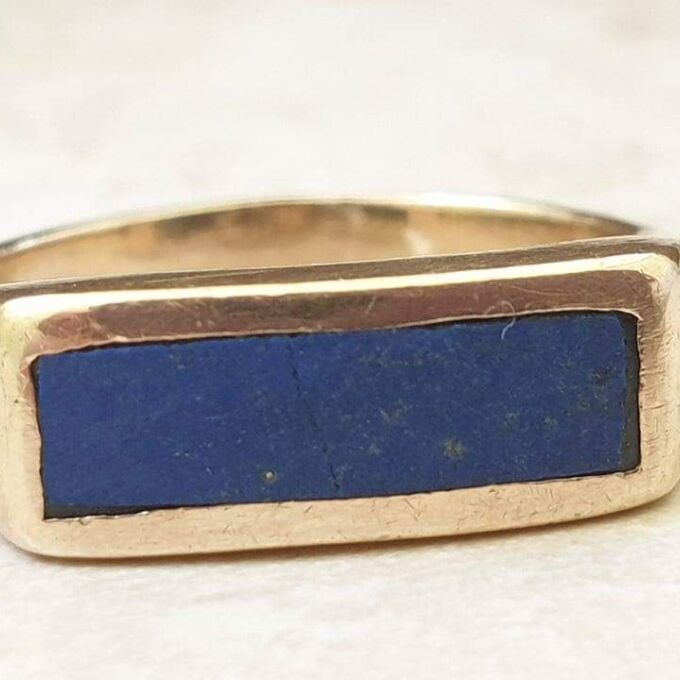 Lapis Lazuli Signet Ring in 9ct Gold, a UK L 1/2 or a US 6 1/4