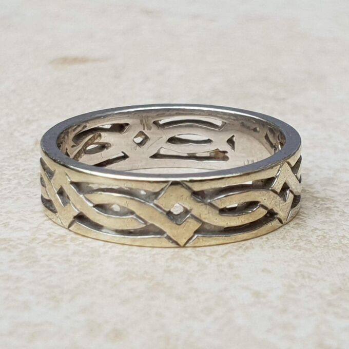 Celtic Knot White Gold Band Ring in 9ct,  a UK M 1/2 or a US 6 3/4.