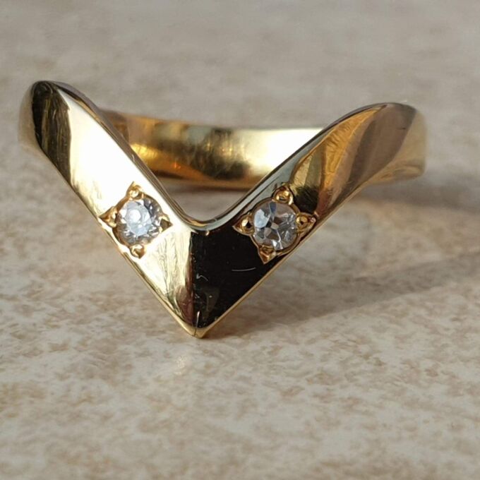 Diamond Set Wishbone or Chevron Ring in 18ct Gold,  a UK K 1/2 or a US 5 3/4.