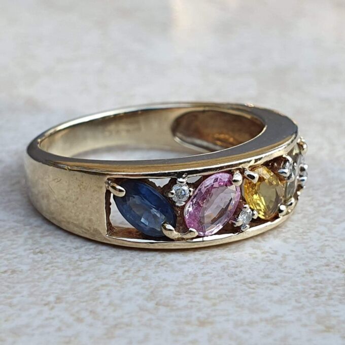 Multi Sapphire Ring in 9ct Gold, a UK M 1/2 or a US 6 3/4