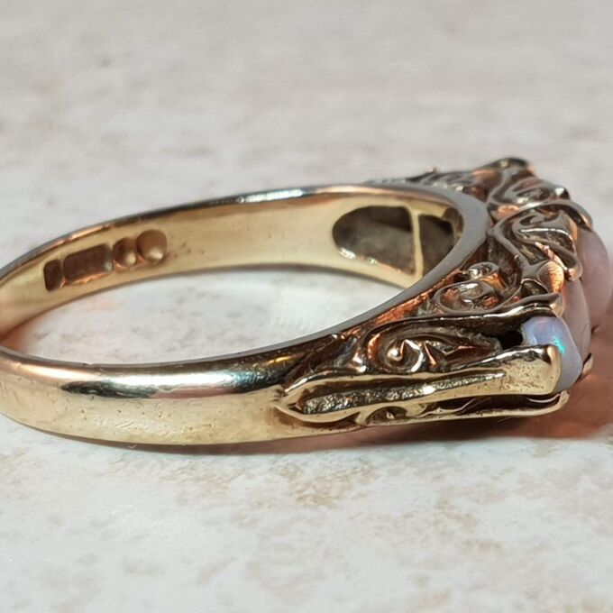 Five Stone Vintage Opal Ring in 9ct Yellow Gold, a UK N or a US 6 3/4 – 7.