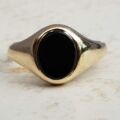 Super Onyx Signet Ring in 9ct Gold, a UK K 1/2 or a US 5 3/4.