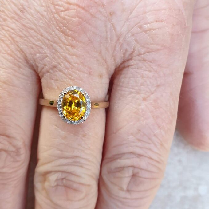 Vibrant Sunshine Yellow Paste Ring in 9ct Gold,  a UK O or a US 7 1/2.