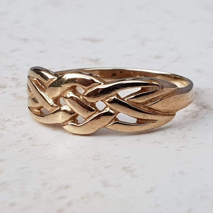 Low Profile Celtic Style Ring in 9ct Gold, a UK N or a US 7.