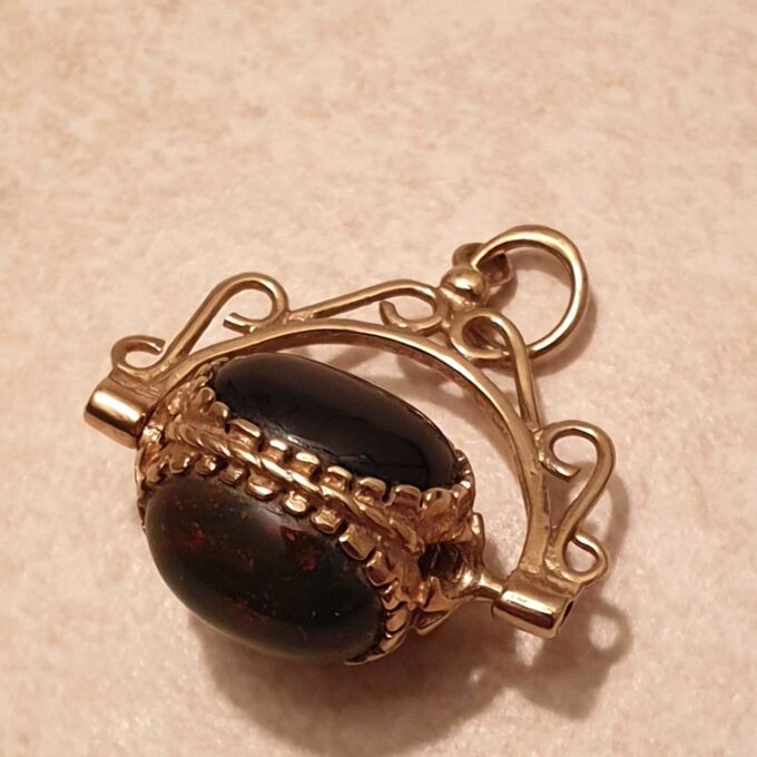 Three Stone Cabochon Spinner Fob Pendant in 9ct Gold