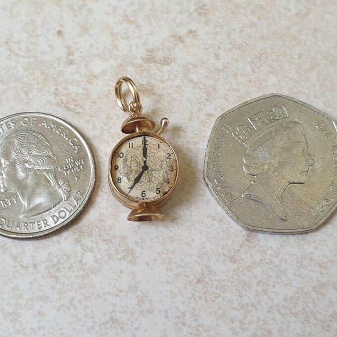 Alarm Clock Charm Pendant in 9ct Gold.