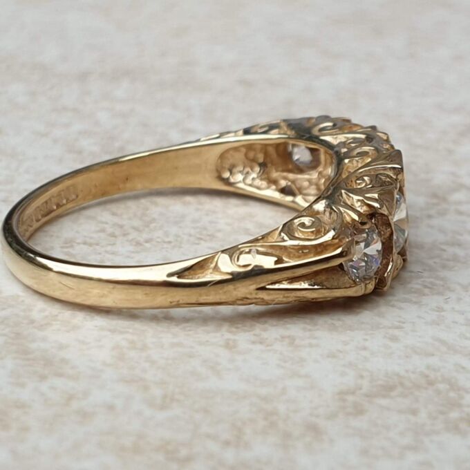 Graduating Paste Five Stone Ring in 9ct Gold,  a UK I 1/2 or a US 4 3/4.