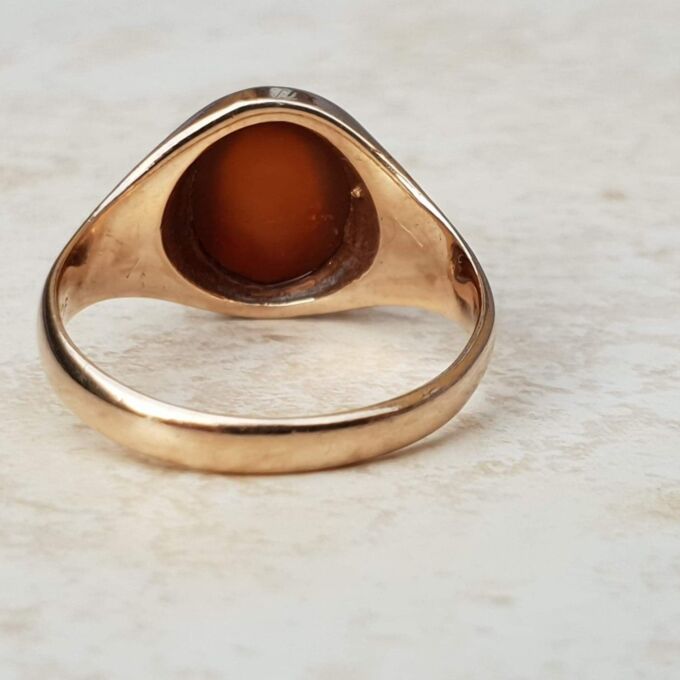 Cabochon Carnelian Signet Ring in 9ct Gold, a UK L 1/2 or a US 6 1/2.