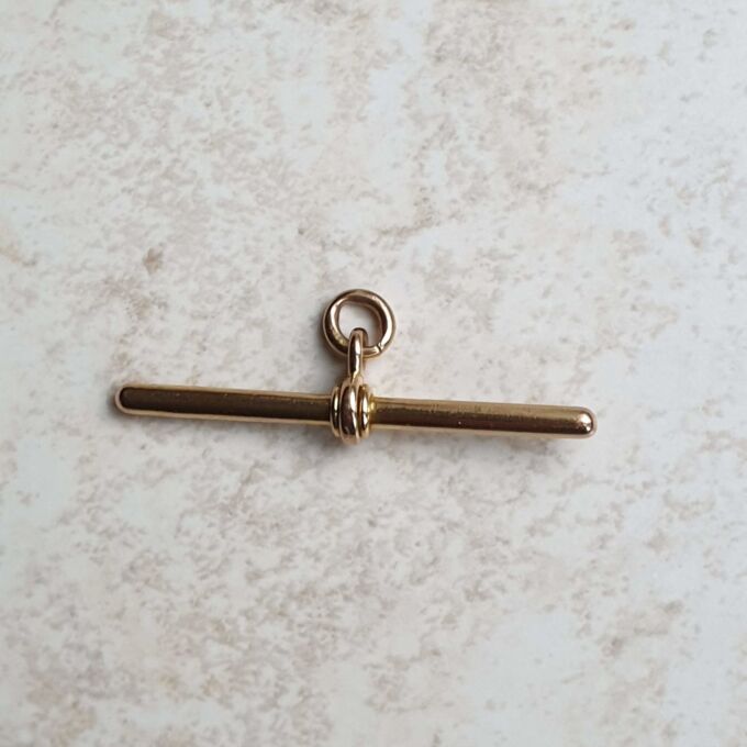 Simple T Bar in 9ct Gold