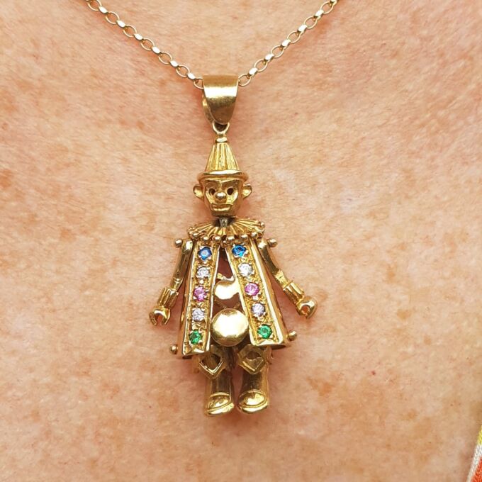 9ct gold clown necklace