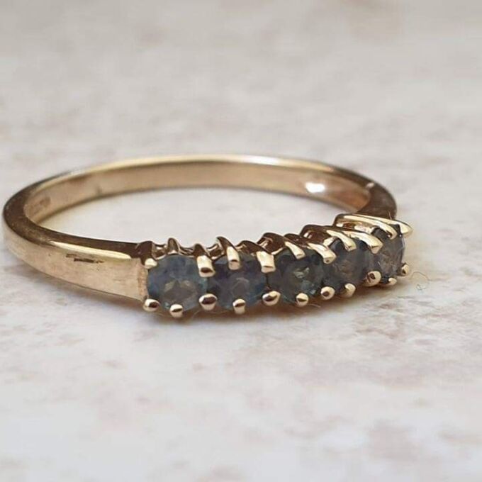 Five Stone Alexandrite Colour Change Ring in 9ct Gold, a UK L 1/2 or a US 6 1/4.