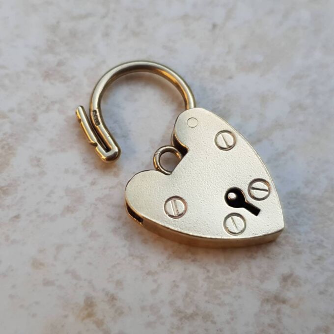 Large Plain Heart Padlock in 9ct Gold