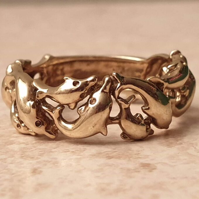 Dolphin Band Ring in 9ct Gold, a UK N 1/2 or a US 7 1/4