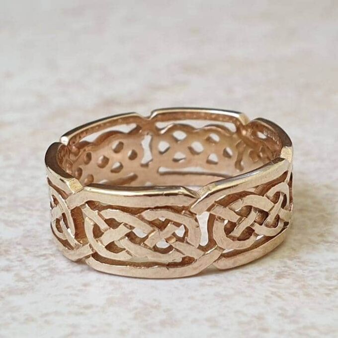 Celtic Knot Band Ring in 9ct Gold, a UK K 1/2 or a US 5 3/4