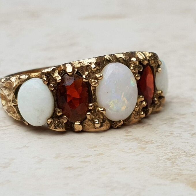 Sale – Chunky Opal and Garnet 9ct Gold Ring, a UK L 1/2 or a US 6 1/4.