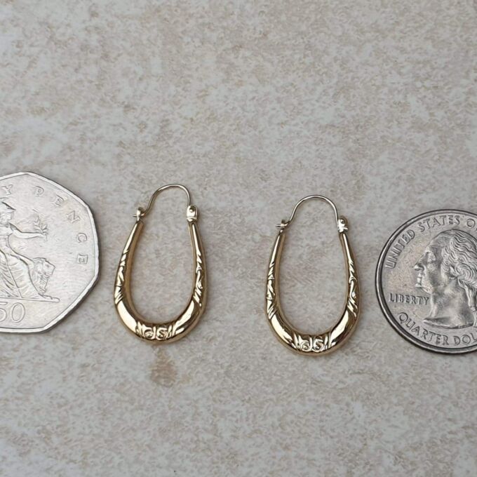 Creole Oval Hoop Earrings in 9ct Gold.