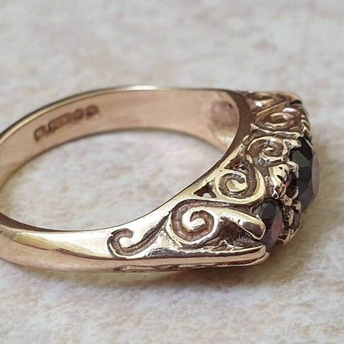 Garnet Gypsy Ring in 9ct Gold.