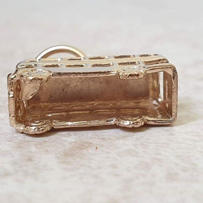 Double Decker Bus Pendant in 9ct Gold.