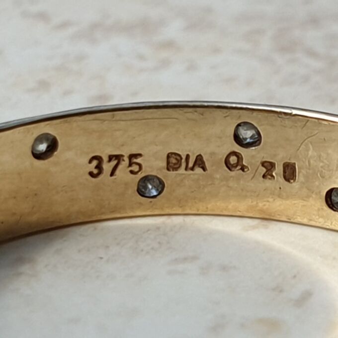 Diamond Set Band Ring in 9ct Gold, a UK Q 1/2 or a US 8 1/2