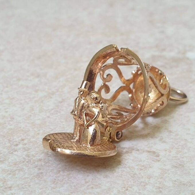 Wedding Bell Bride and Groom in 9ct Gold