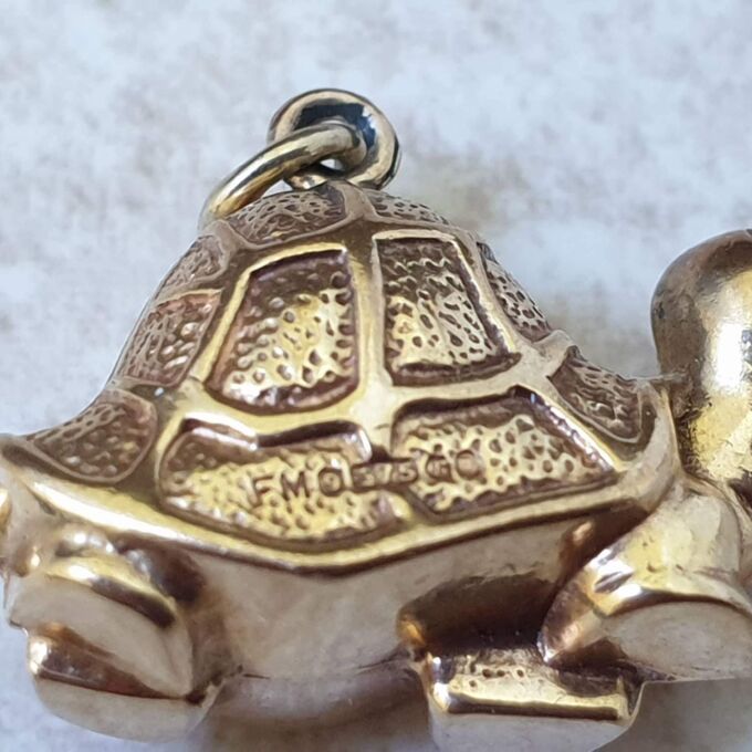 Tortoise Charm Pendant in 9ct Gold