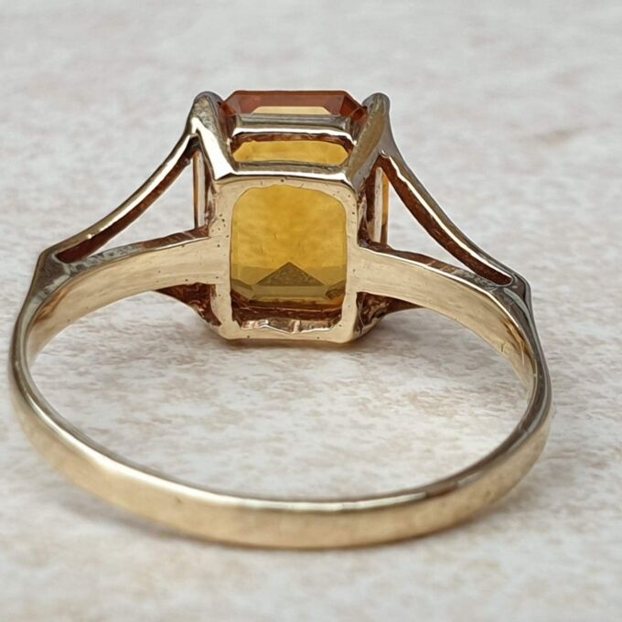 Citrine Paste Solitaire Ring in 9ct Gold,  a UK O or a US 7 1/2.