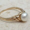 Pearl Solitaire Ring in 9ct Gold.