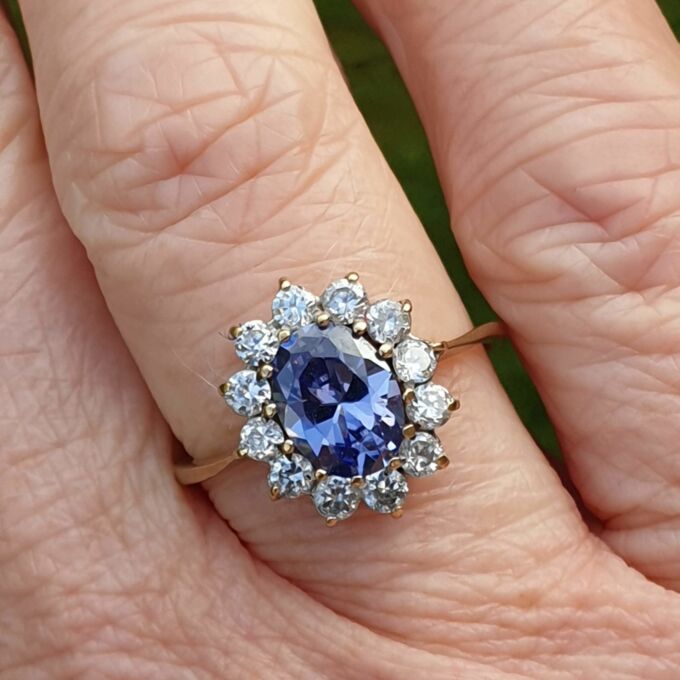 Tanzanite Coloured Paste Cluster Ring in 9ct Gold,  a UK N or a US 7.