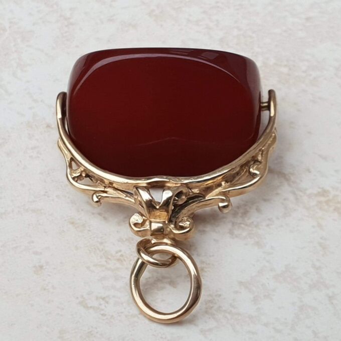 Carnelian Spinner Fob Pendant in 9ct Gold