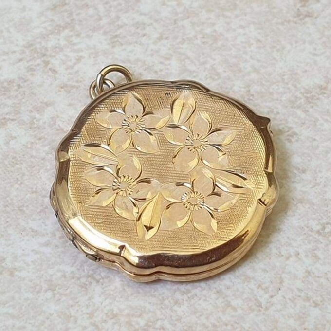 Ornate Flower Locket in 9ct Gold