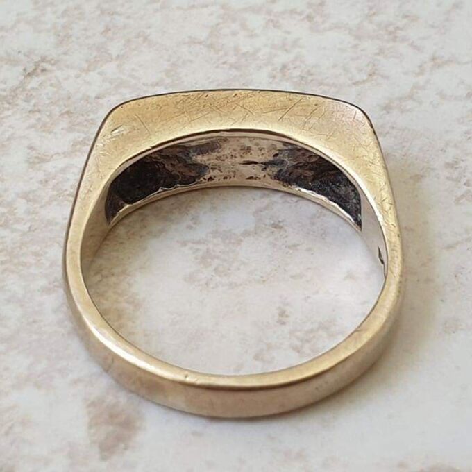 Lapis Lazuli Signet Ring in 9ct Gold, a UK L 1/2 or a US 6 1/4