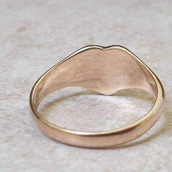 Part Engraved Heart Signet Ring in 9ct Gold.