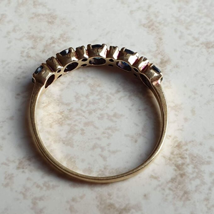 Sapphire and Diamond Ring in 18ct Gold, a UK O or a US 7 1/2