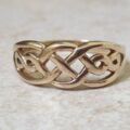 Graduating Celtic Knot Ring in 9ct Gold.