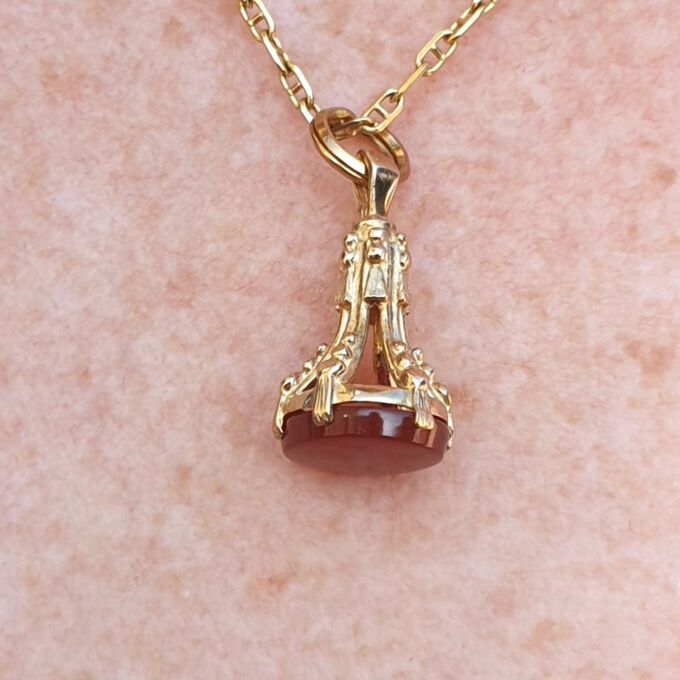 Carnelian Fob Pendant in 9ct Gold
